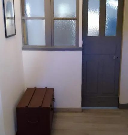 Charmante Maisonnette Avec Jardin Arbois