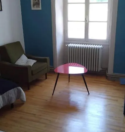 Charmante Maisonnette Avec Jardin * Arbois